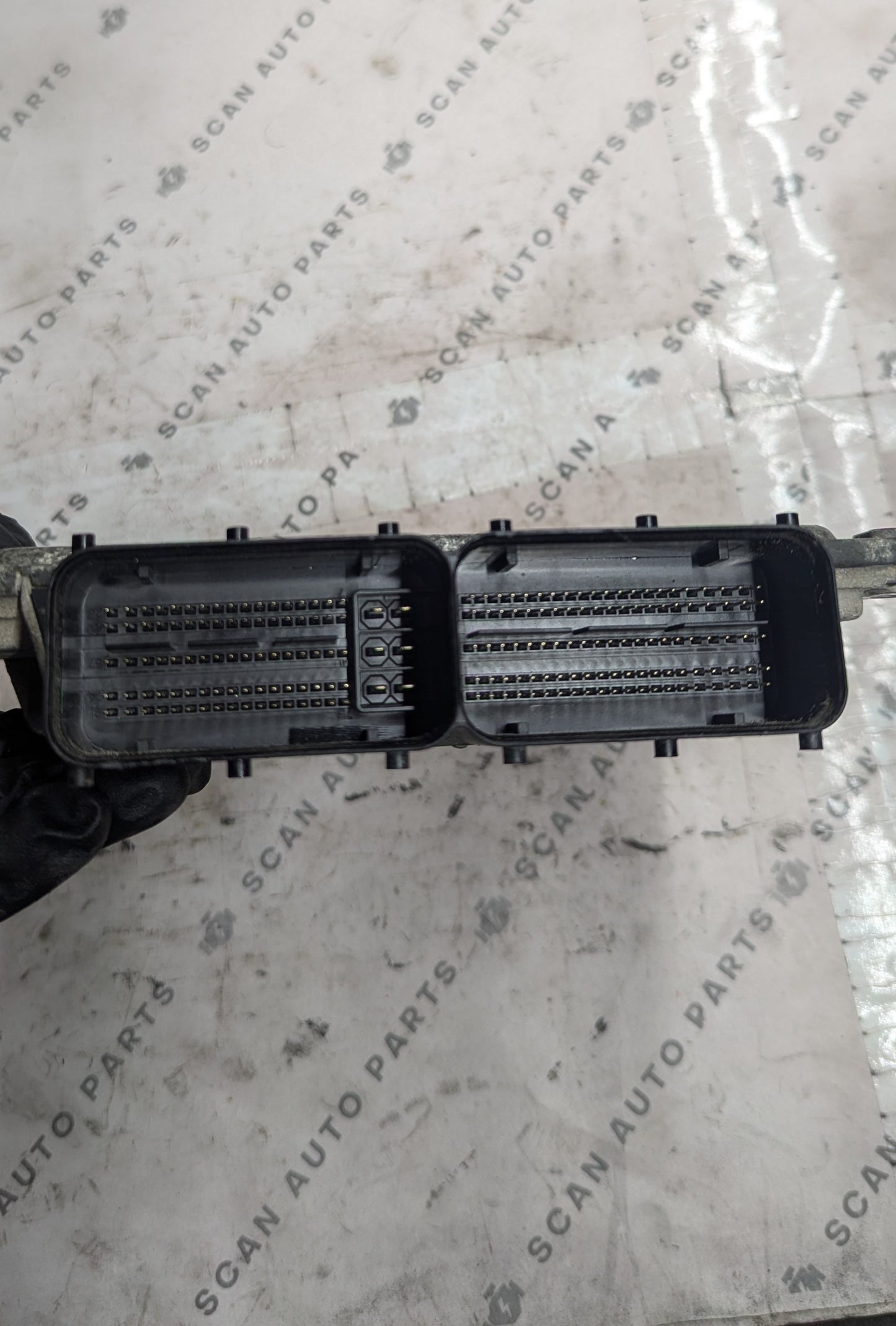 Used 2012 KIA Sorento Continental SIM2K-240 ECU 39104-2G770 / 5WY4E61C