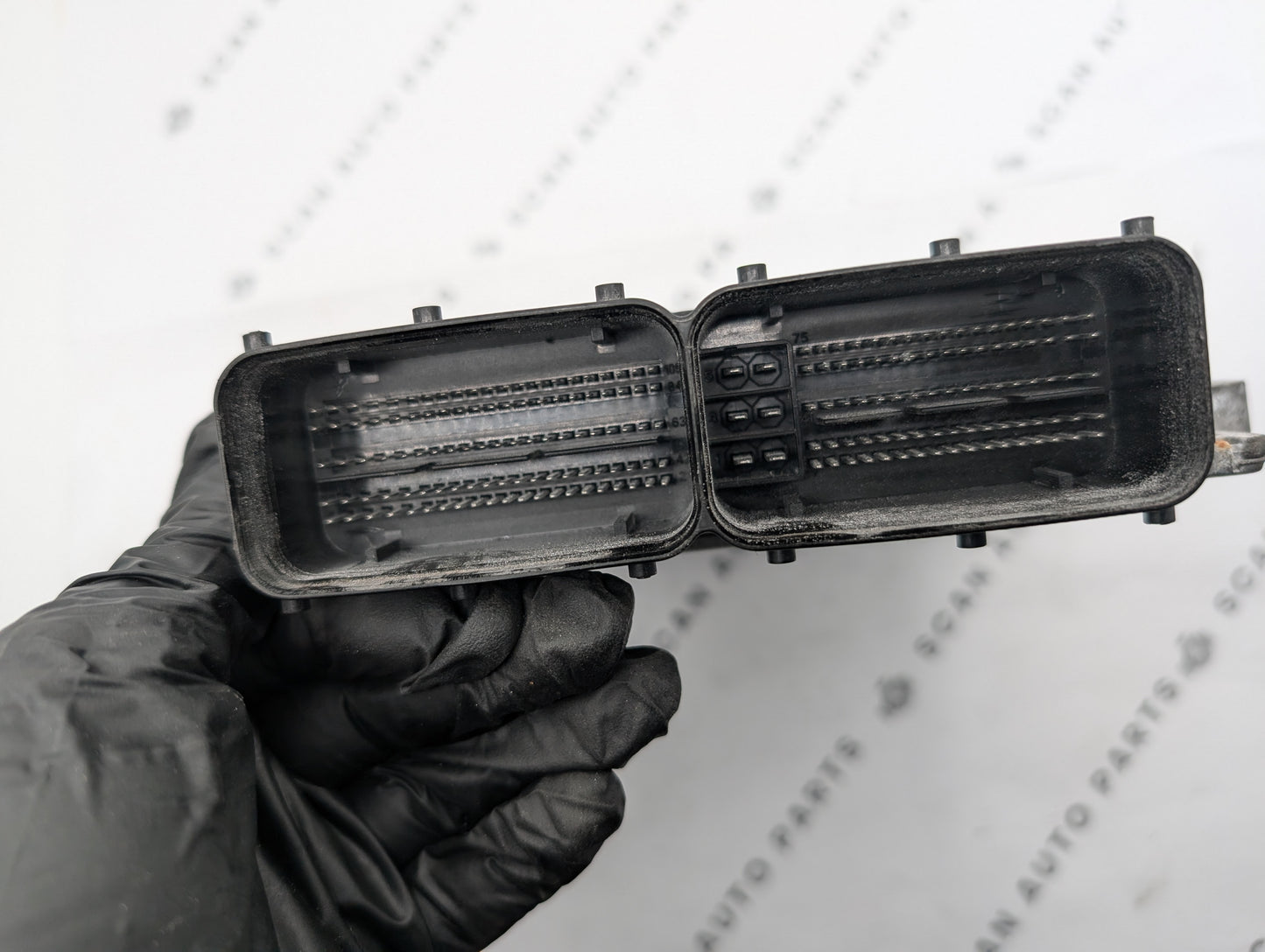 Used Continental SIM2K-241 / 39100-2EXB1 ECU