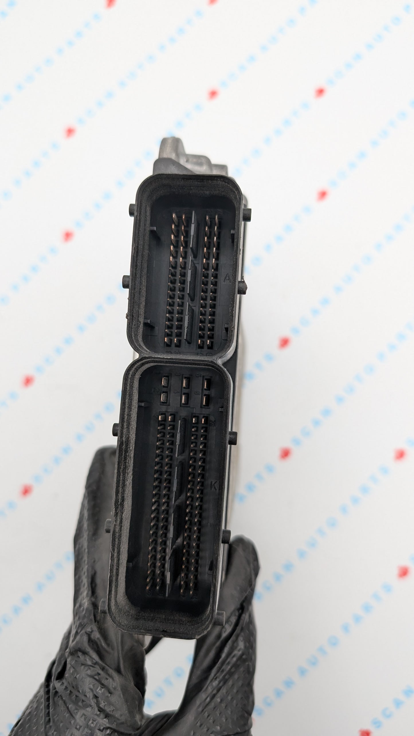 Used Bosch 038906016R / EDC16U31 ECU 0281011982