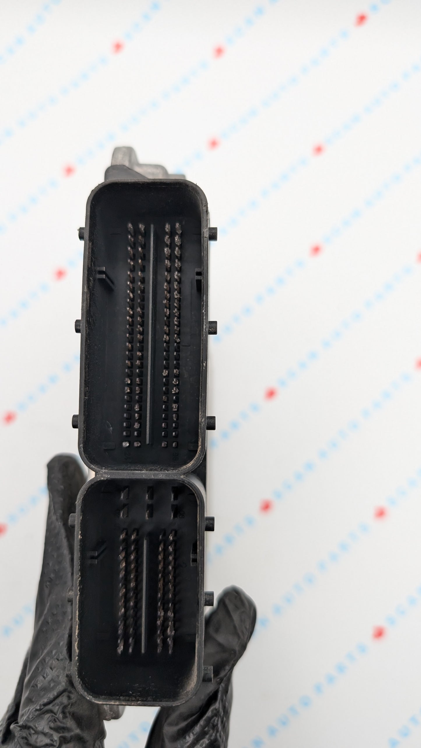 Used 2010 Buick Enclave Bosch E69 12633842 ECU 0261S02727