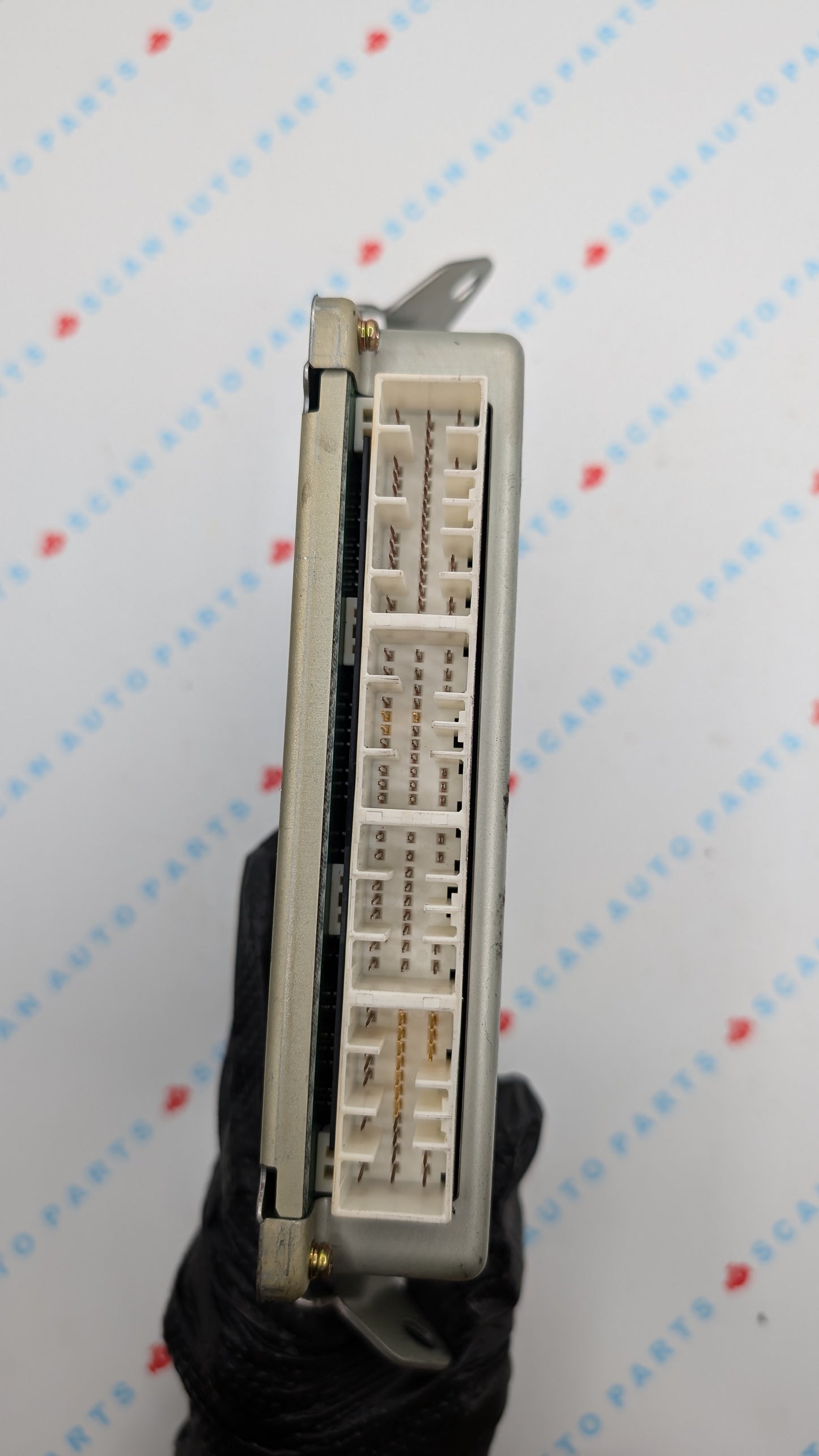 Used 2004 Subaru Forester Hitachi 22611AJ010 ECU A18-000 R1T 3Y06