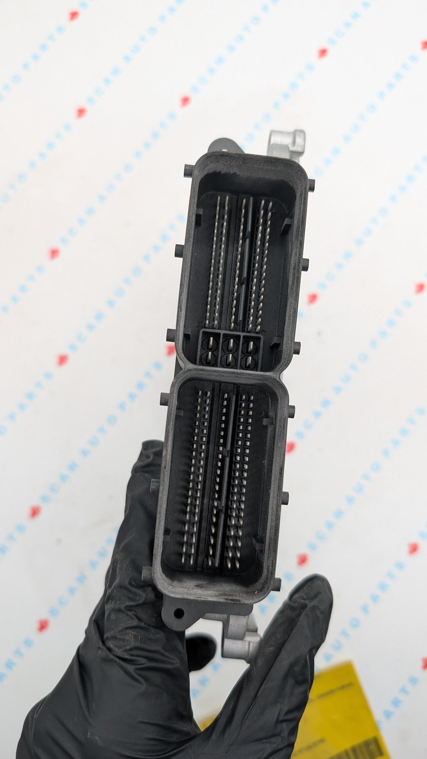 Used 2015 Hyundai Accent Bosch MEDG17.9.8 / 39110-2BRB6 ECU 0261S12218 / TRB0Z16NA9