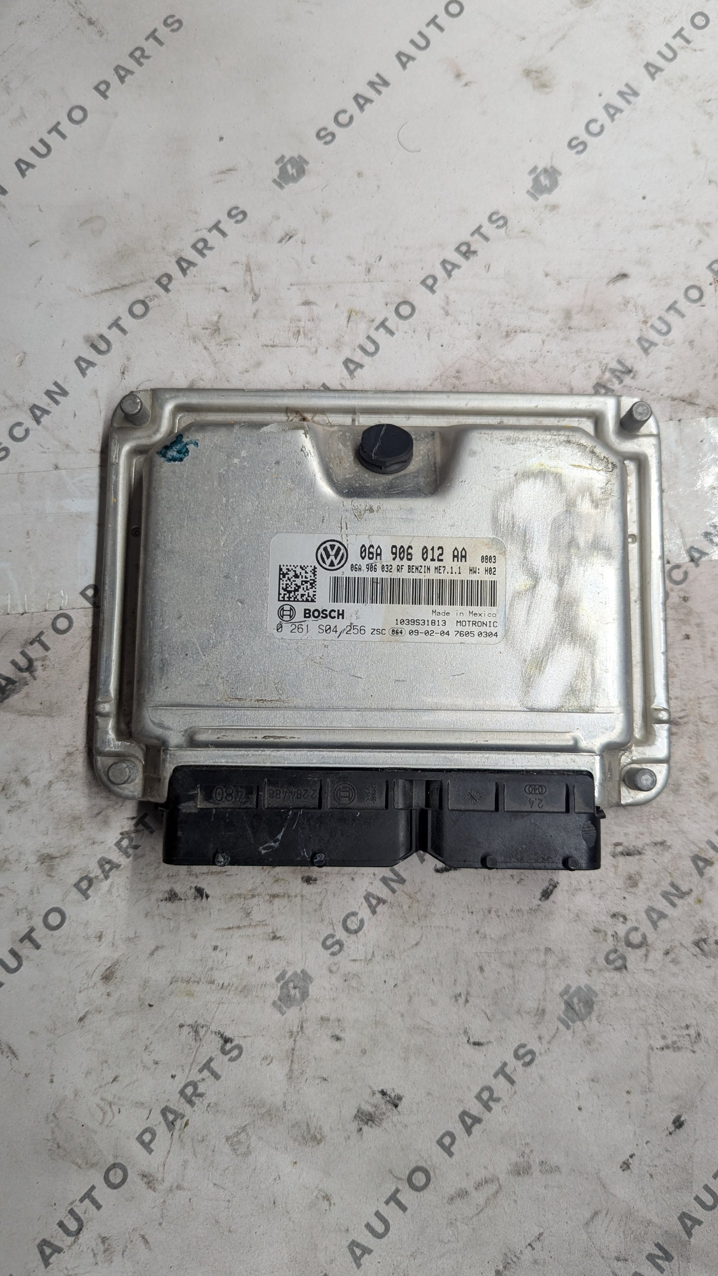 Used 2010 Volkswagen Golf Bosch ME7.1.1 / 06A906012AA ECU 0261S04256