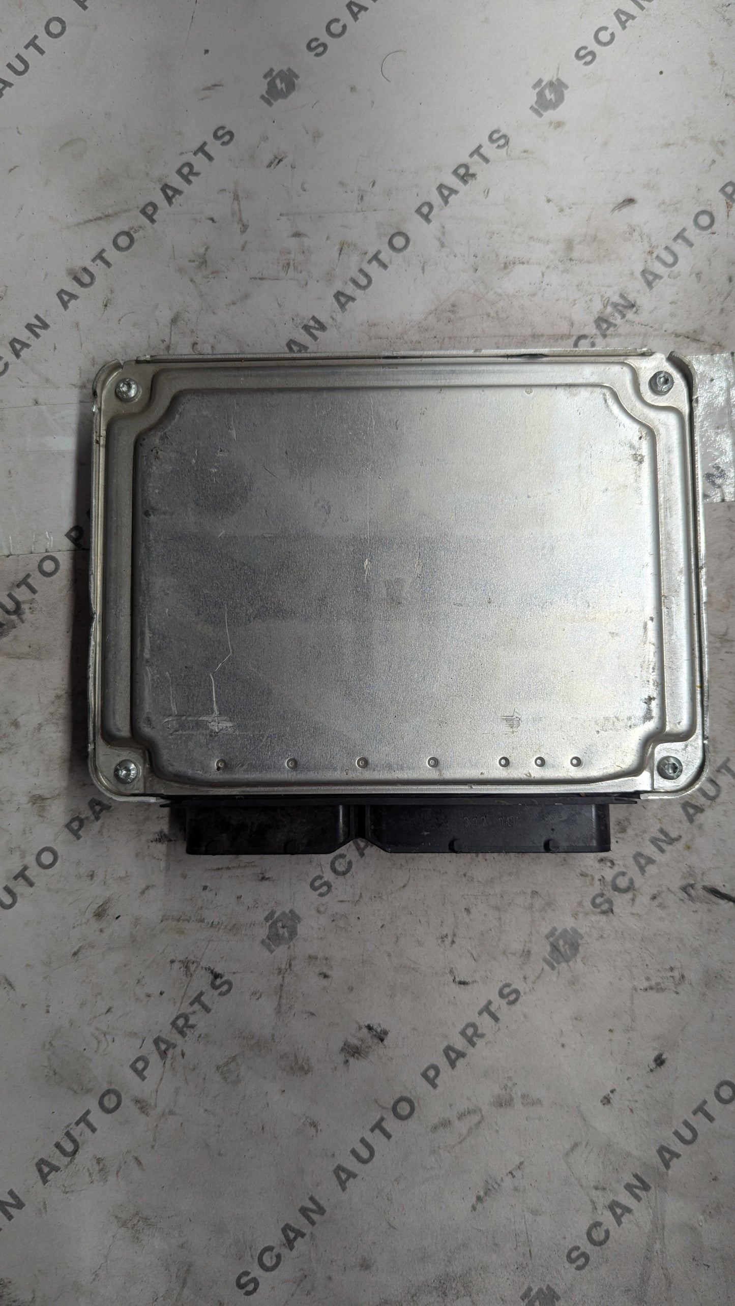 Used 2010 Volkswagen Golf Bosch ME7.1.1 / 06A906012AA ECU 0261S04256