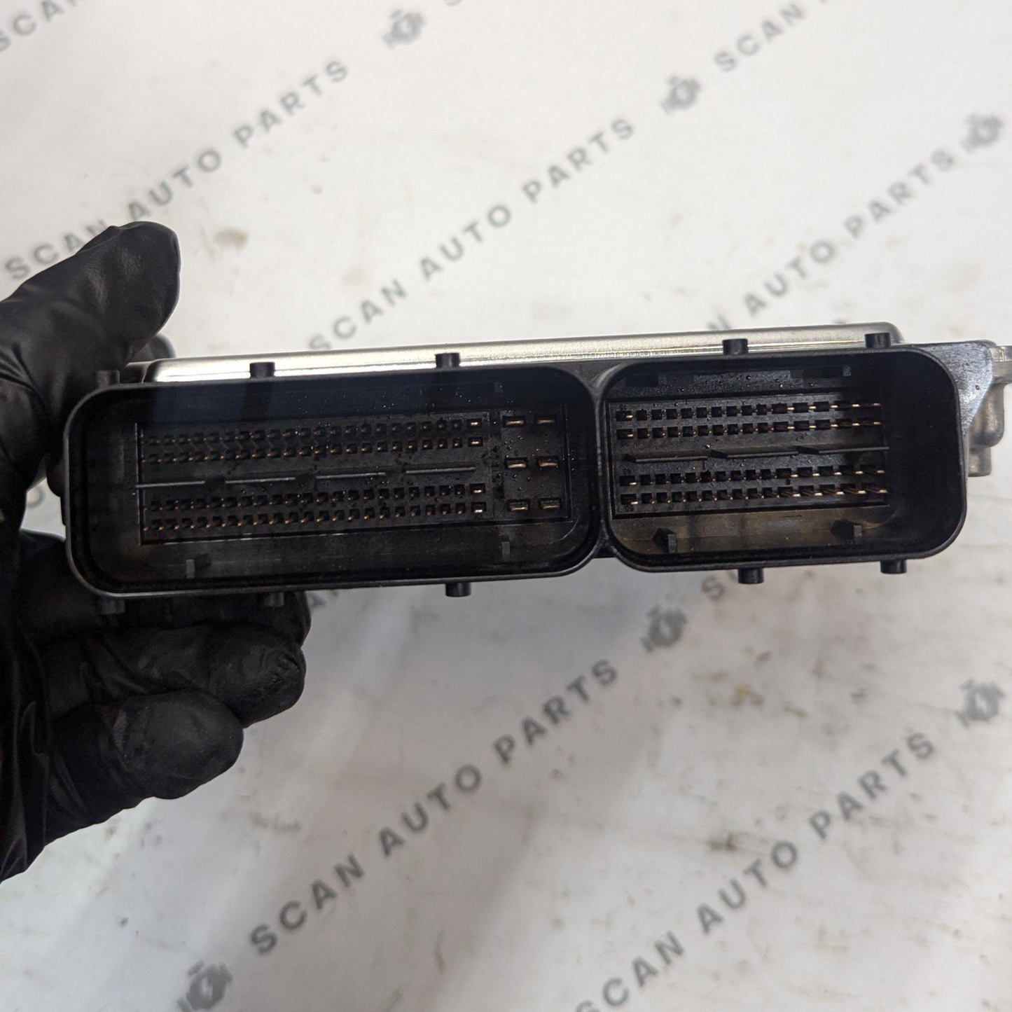 Used 2011 AUDI Q5 Bosch MED17.1 /  8R0907115H ECU 0261S05722 / 1039S42201