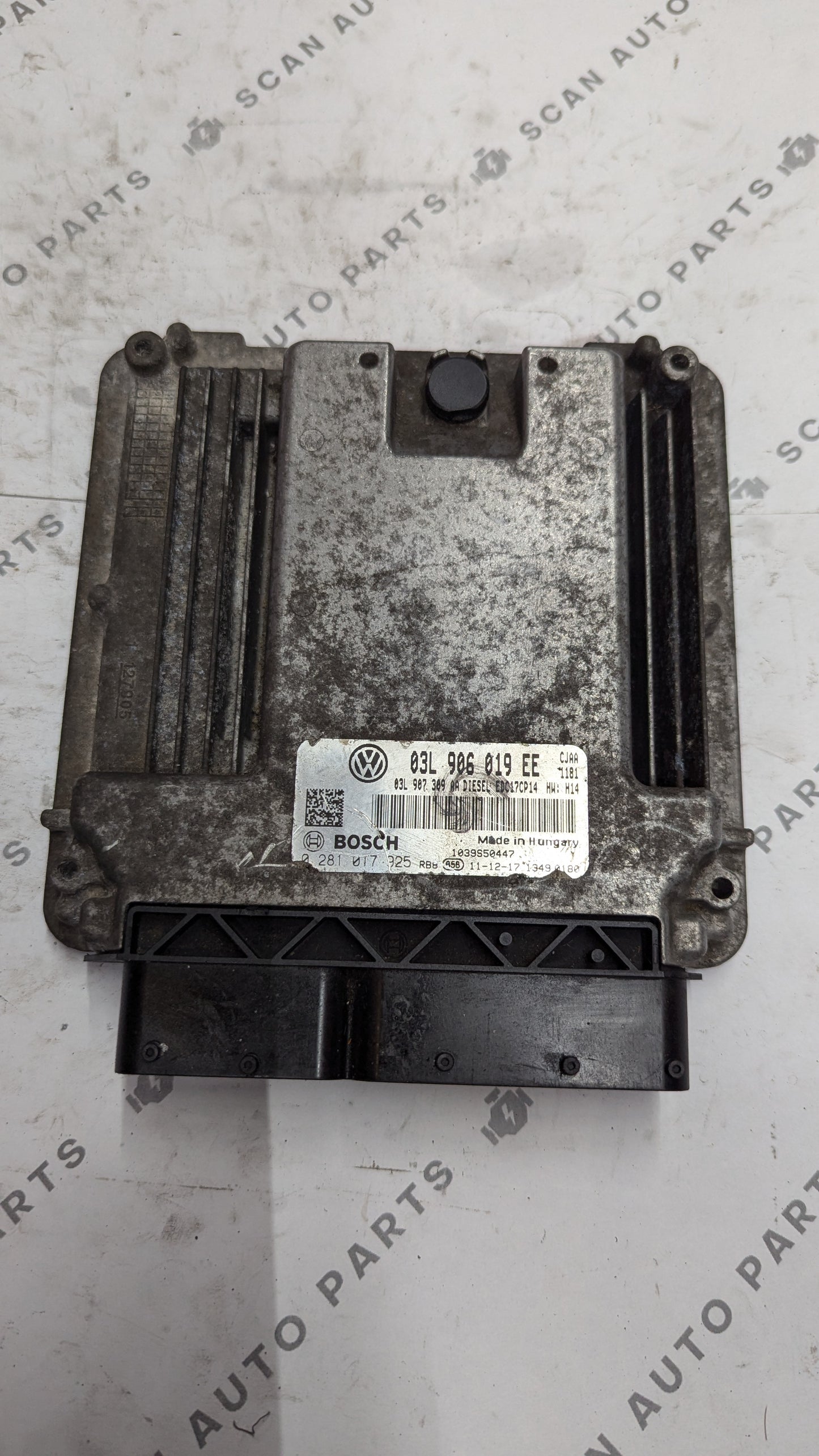 Used  Bosch 03L906019EE / EDC17CP14 ECU 0281017925