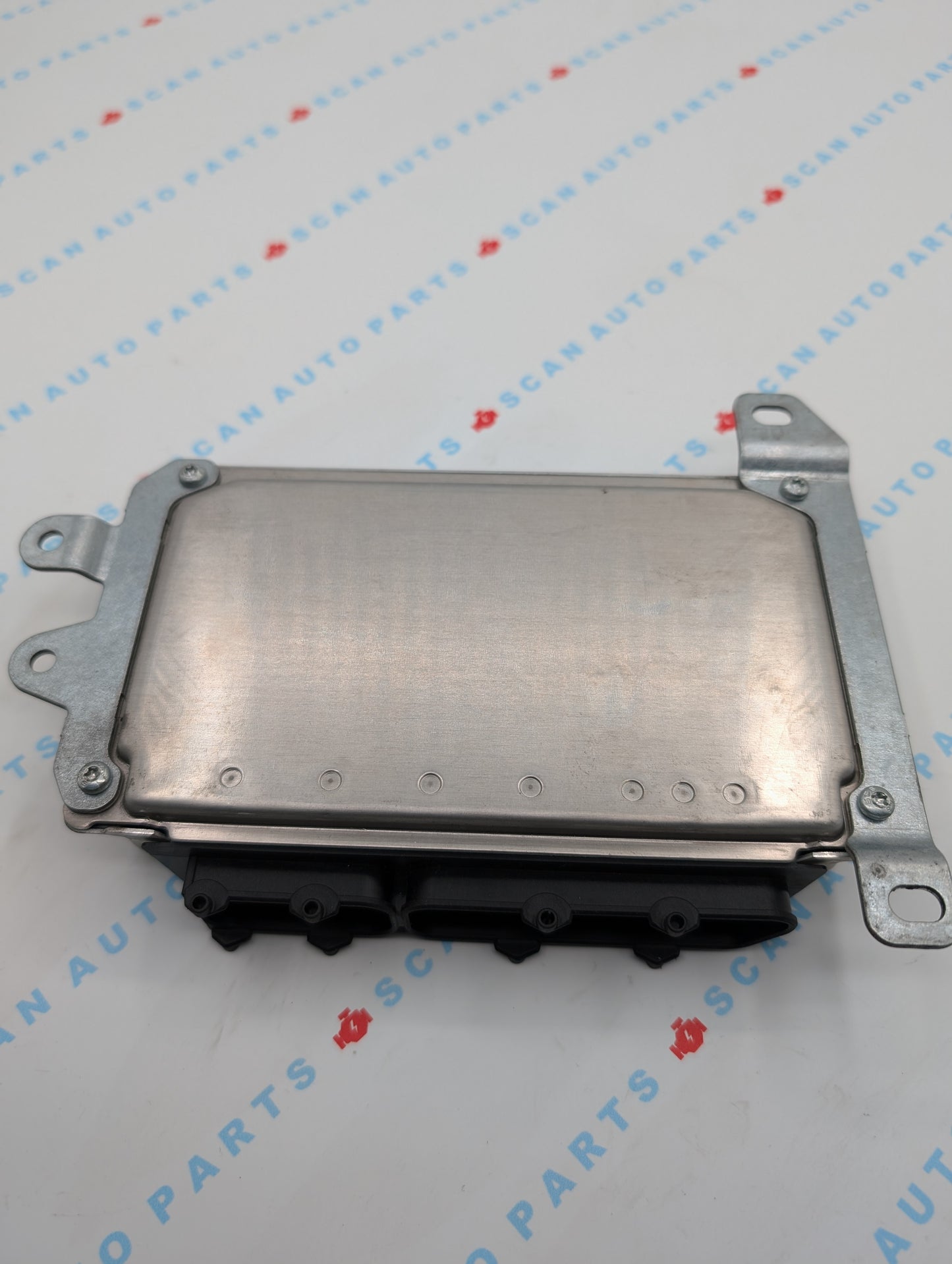 Used 2011 Smart ForTwo Bosch A1329001900 / 0261S06677 ECU 1039S43530
