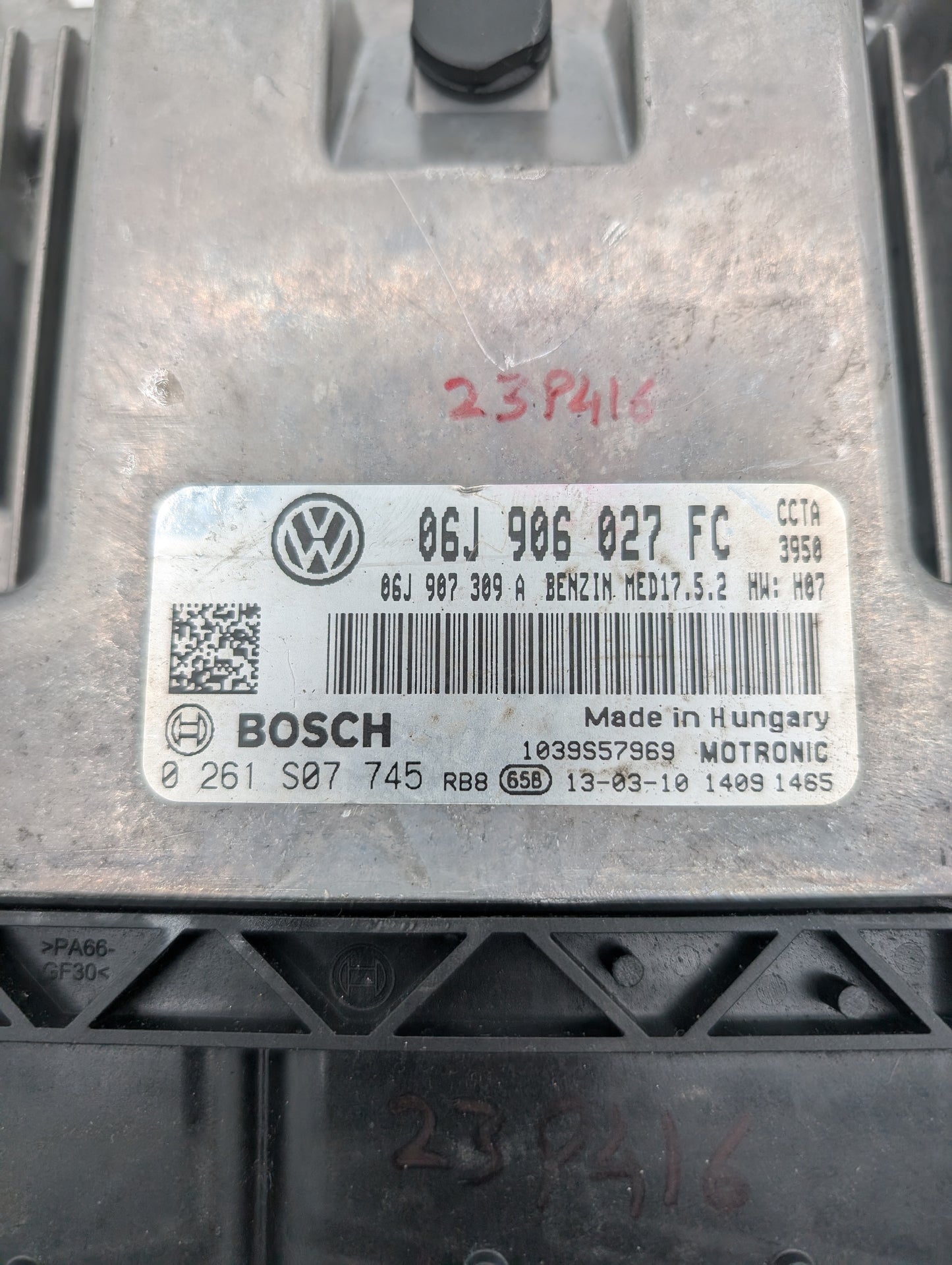 Used 2013 Volkswagen Tiguan Bosch MED17.5.2 / 06J906027FC ECU 0261S07745