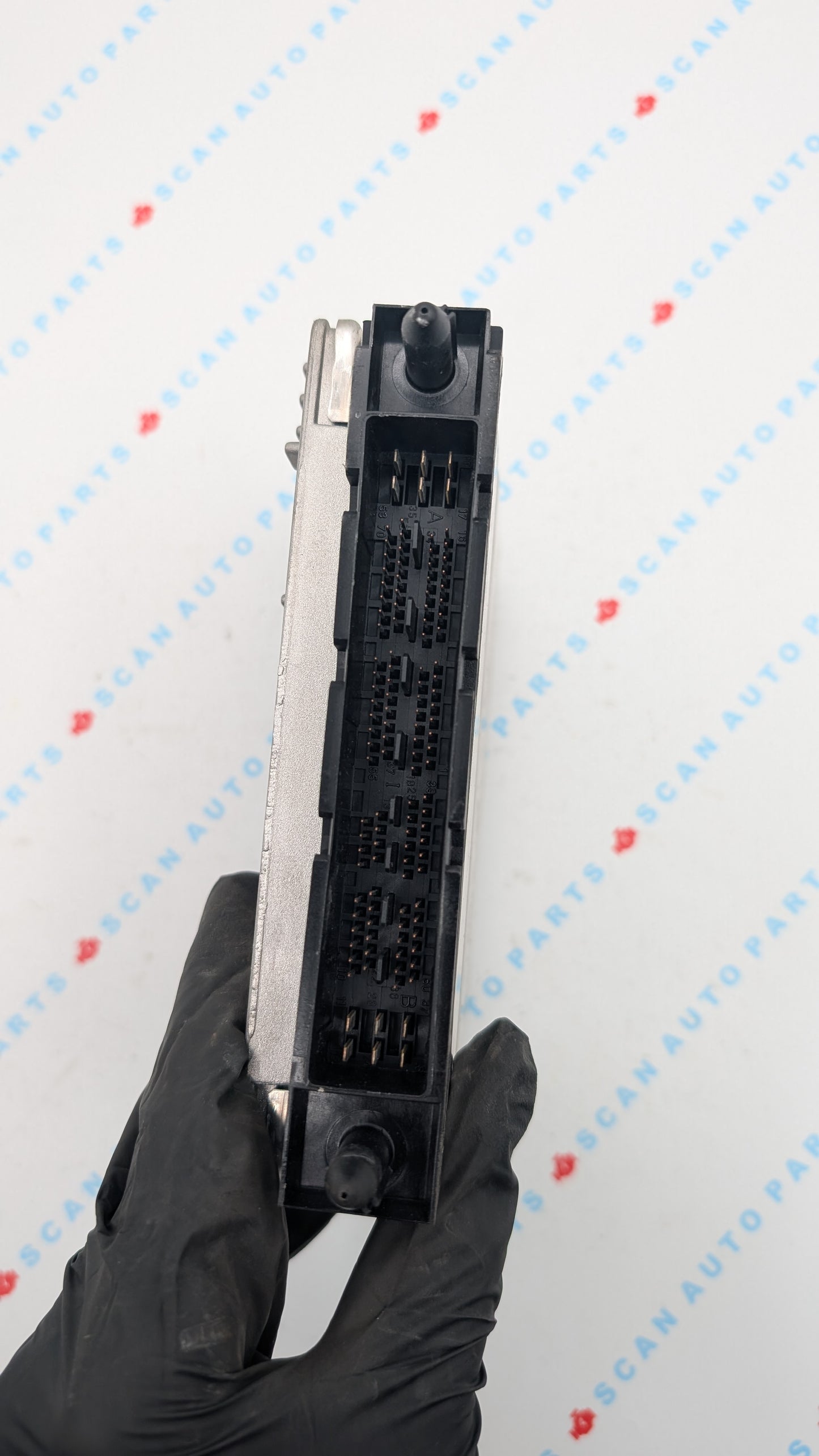 Used 2005 Volvo XC70 Bosch 0261208289 ECU 1039S05977 / 30668478A