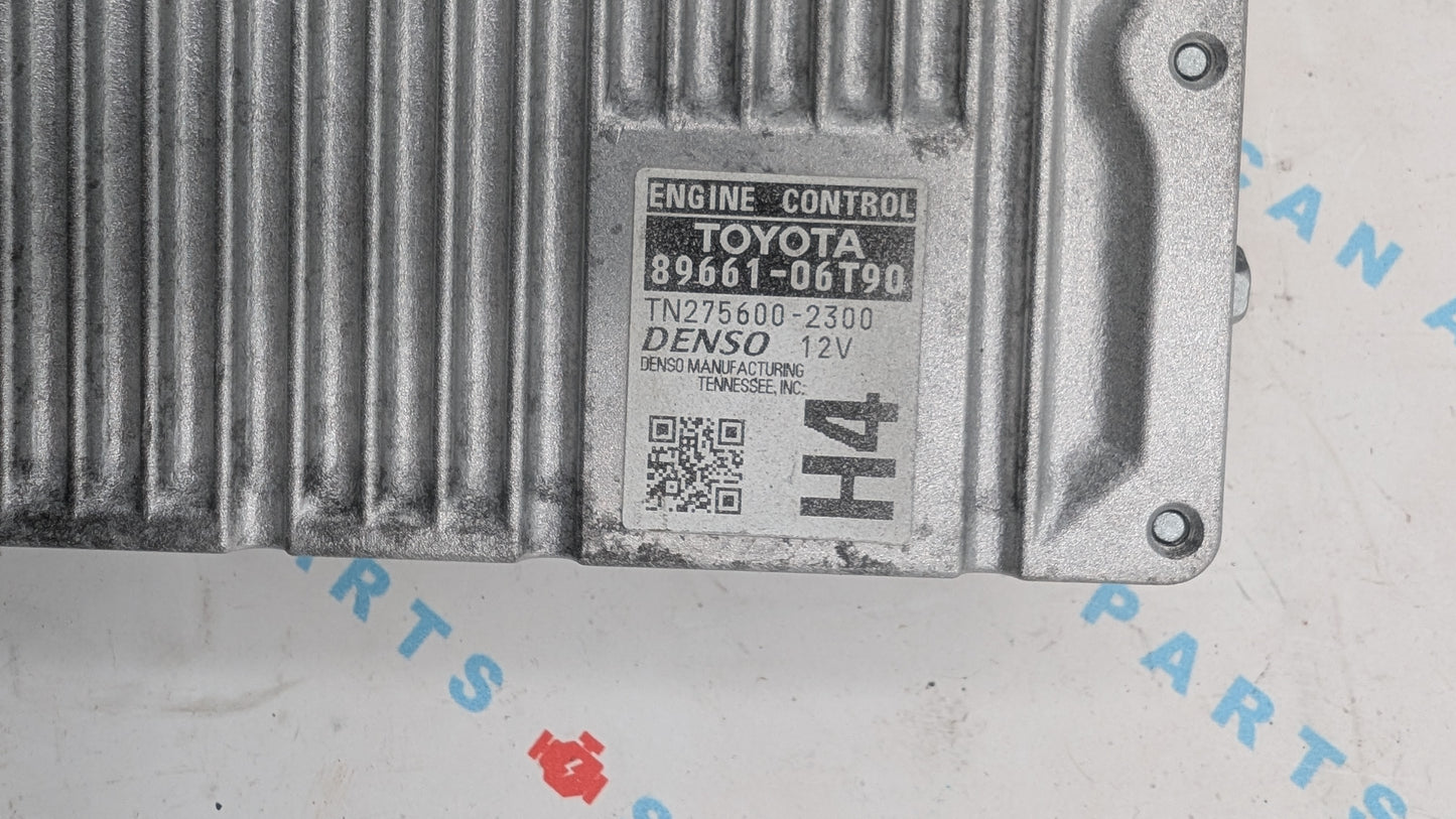 Used 2015 Toyota Camry DENSO 89661-06T90 ECU TN275600-2300