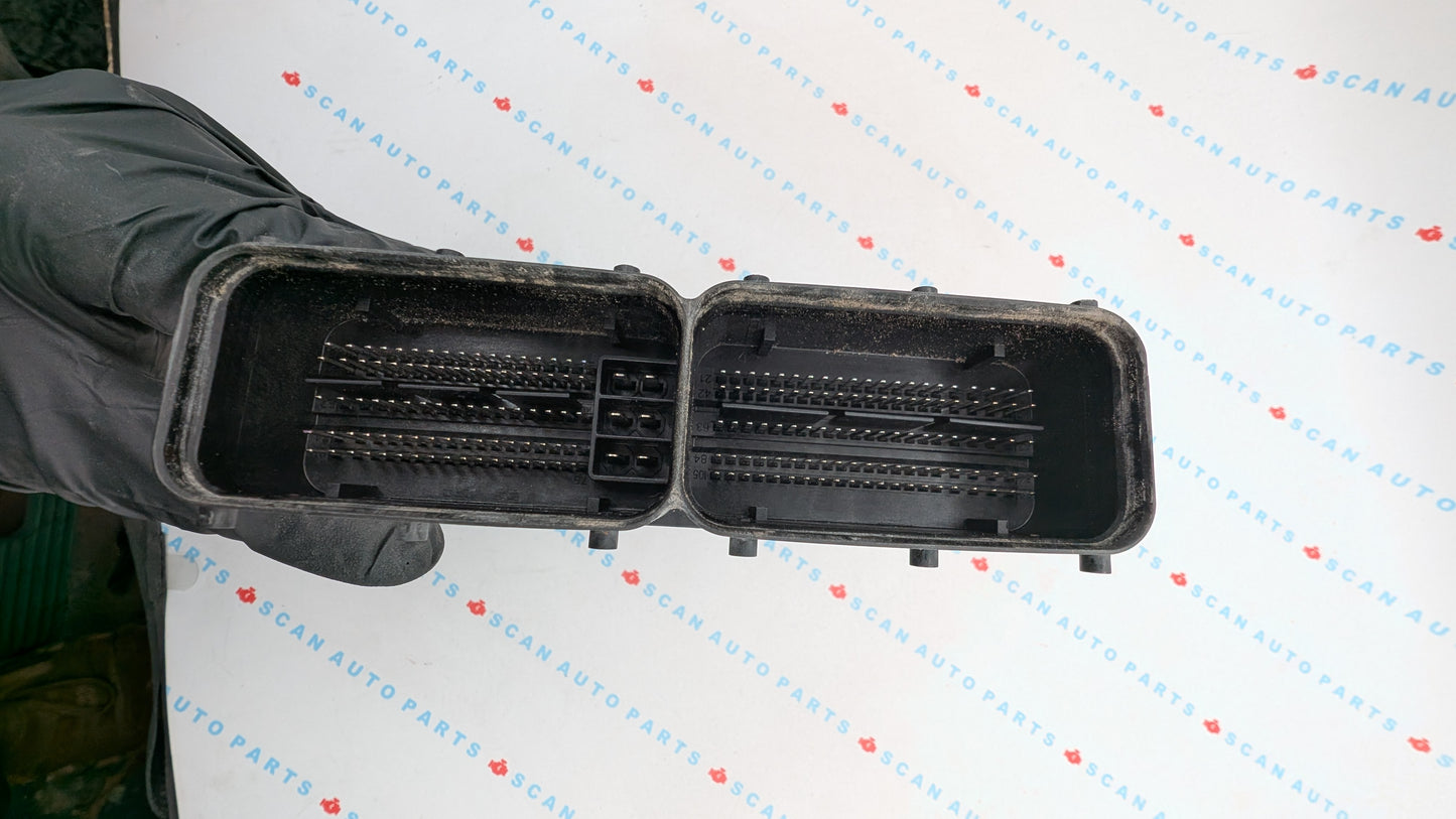 Used 2015 Hyundai Accent Bosch 39110-2BRG6 / MEDG17.9.8 ECU 0261S13699