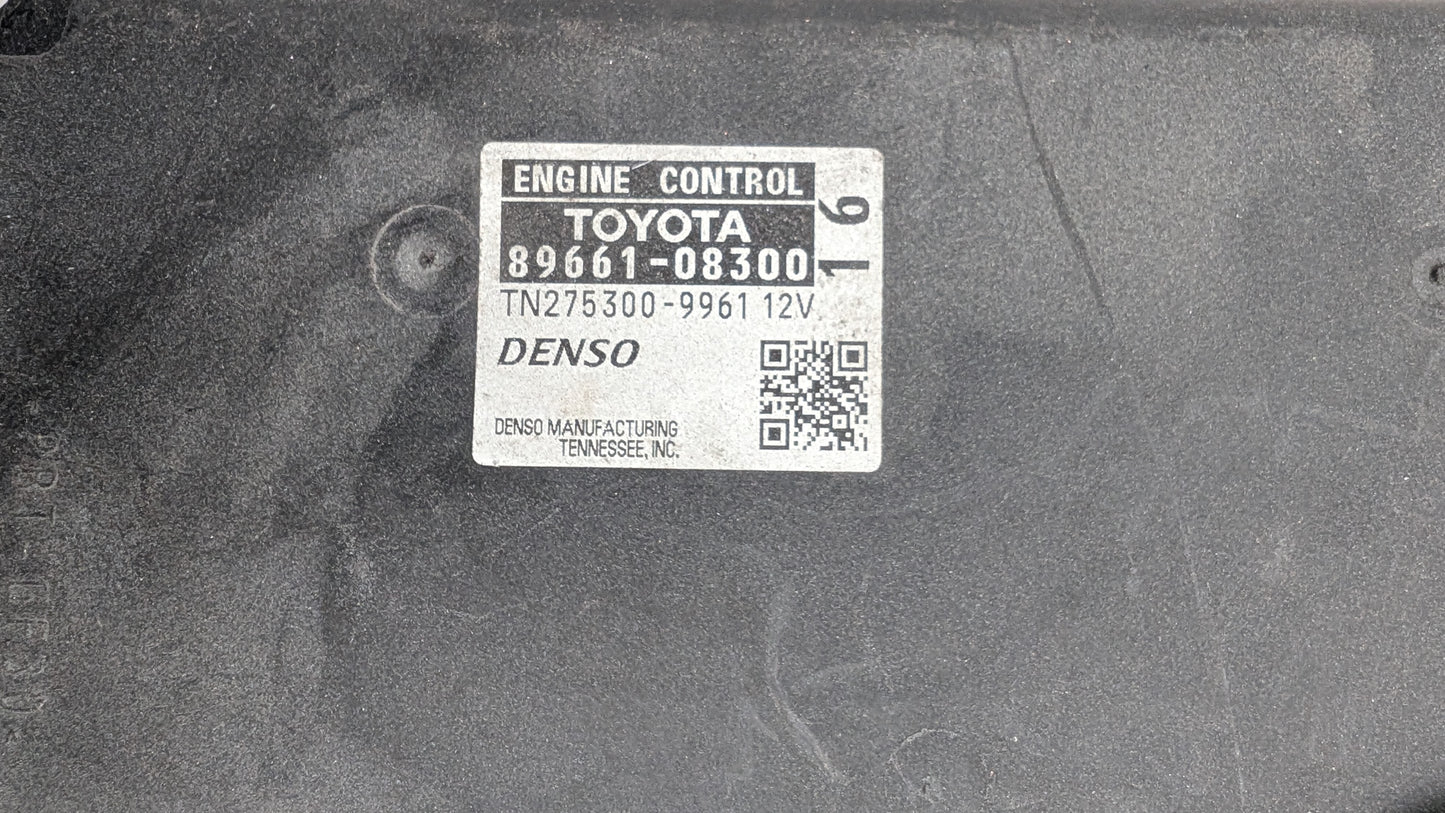 Used 2011 Toyota Sienna Denso 89661-08300 ECU TN275300-9961